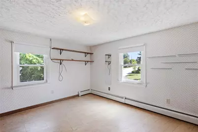 18 Continental Drive, Middletown, RI 02842 - Photo 19