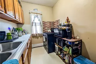 37 6th Ave, Woonsocket, RI 02895 - Photo 5