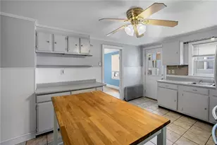 39 Wollaston St, Cranston, RI 02910 - Photo 13