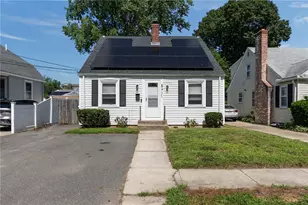39 Wollaston St, Cranston, RI 02910 - Photo 3