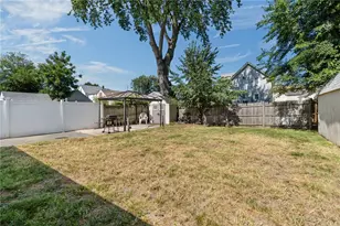 39 Wollaston St, Cranston, RI 02910 - Photo 35