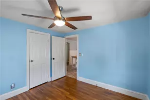39 Wollaston St, Cranston, RI 02910 - Photo 17