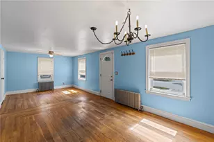 39 Wollaston St, Cranston, RI 02910 - Photo 7