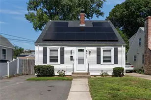 39 Wollaston St, Cranston, RI 02910 - Photo 1