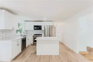 31 Ridgeway Ave, Providence, RI 02909 - Photo 3