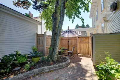16 Sherman Street, Newport, RI 02840 - Photo 3