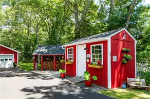 315 Crompton Rd, East Greenwich, RI 02818 - Photo 3