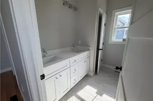 25 Bunker Hill Crossing, Portsmouth, RI 02871 - Photo 11