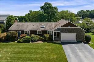 22 Noble St, Narragansett, RI 02882 - Photo 35