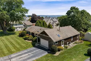 22 Noble St, Narragansett, RI 02882 - Photo 1