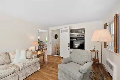 22 Noble Street, Narragansett, RI 02882 - Photo 15
