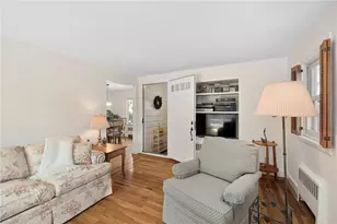 22 Noble St, Narragansett, RI 02882 - Photo 15