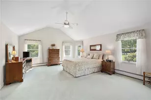 22 Noble St, Narragansett, RI 02882 - Photo 23