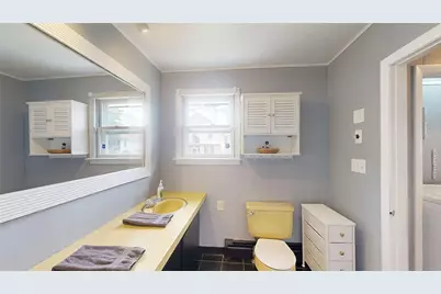 211 Toledo Avenue, Pawtucket, RI 02860 - Photo 7