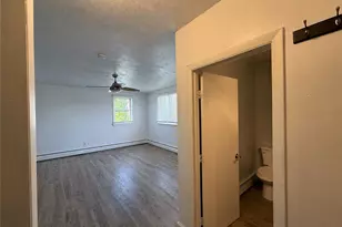211 Toledo Ave, Pawtucket, RI 02860 - Photo 17