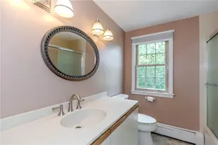 10 Circle Dr, Middletown, RI 02842 - Photo 29