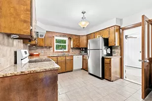 41 Fisher St, East Providence, RI 02914 - Photo 7