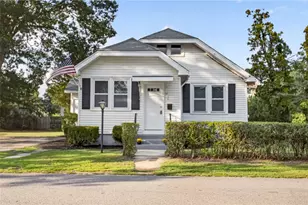 37 Lincoln Ave, Warwick, RI 02888 - Photo 1