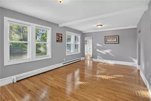 37 Lincoln Ave, Warwick, RI 02888 - Photo 13
