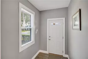 37 Lincoln Ave, Warwick, RI 02888 - Photo 9
