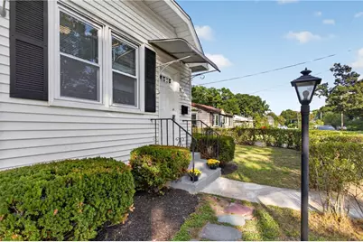 37 Lincoln Avenue, Warwick, RI 02888 - Photo 7