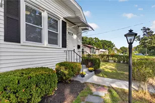 37 Lincoln Ave, Warwick, RI 02888 - Photo 7