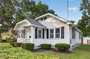 37 Lincoln Ave, Warwick, RI 02888 - Photo 5