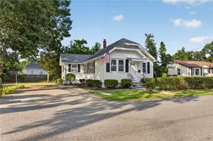 37 Lincoln Ave, Warwick, RI 02888 - Photo 3