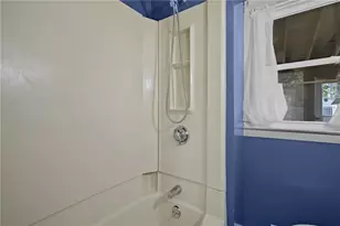 243 Rice St, Pawtucket, RI 02861 - Photo 15