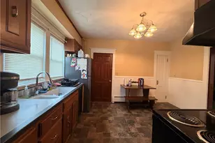 10 Russell Ave, Newport, RI 02840 - Photo 23