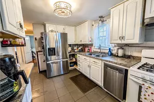 115 Davis Ave, Cranston, RI 02910 - Photo 13