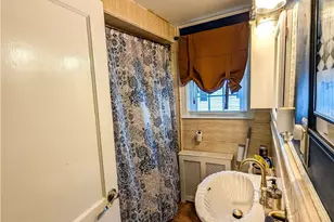 115 Davis Ave, Cranston, RI 02910 - Photo 11