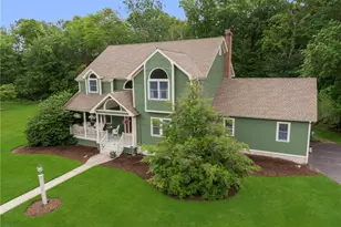 35 Great Rd, Barrington, RI 02806 - Photo 1