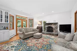 35 Great Rd, Barrington, RI 02806 - Photo 9
