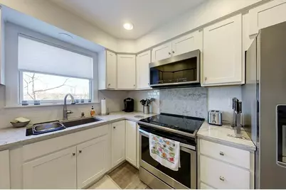2 E Boulevard #2, Middletown, RI 02842 - Photo 9