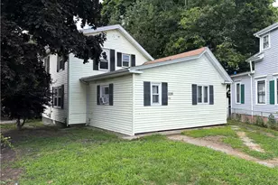 220 Dunnell Ave, Pawtucket, RI 02860 - Photo 1