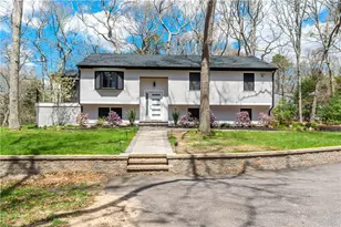 433 Gravelly Hill Rd, South Kingstown, RI 02879 - Photo 1