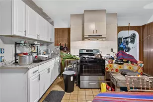 32 Almy St, Providence, RI 02909 - Photo 11