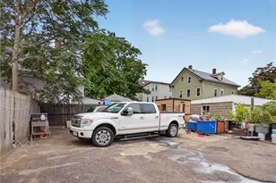 32 Almy St, Providence, RI 02909 - Photo 5