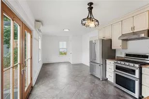 21 Elm St, Newport, RI 02840 - Photo 5