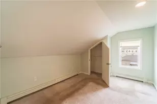127 Boutwell St, Pawtucket, RI 02860 - Photo 9