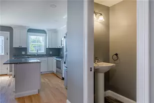 4 Batcheller Ave, Cranston, RI 02920 - Photo 9