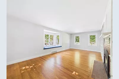 229 Hunt Avenue, South Kingstown, RI 02879 - Photo 9