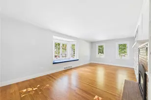 229 Hunt Ave, South Kingstown, RI 02879 - Photo 9