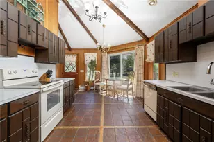 1825 Middle Rd, East Greenwich, RI 02818 - Photo 13
