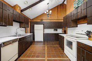 1825 Middle Rd, East Greenwich, RI 02818 - Photo 11