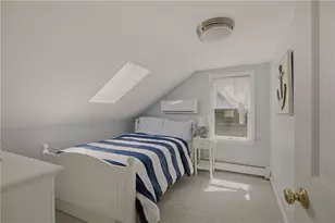45 Holland St, Newport, RI 02840 - Photo 19