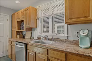 45 Holland St, Newport, RI 02840 - Photo 11