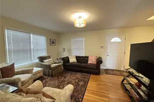 28 Fenner Ave, Newport, RI 02840 - Photo 7