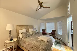 28 Fenner Ave, Newport, RI 02840 - Photo 11